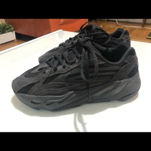 Yeezy Boost 700 V2 Vanta